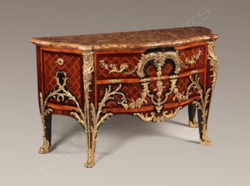 Commode de style Louis XV – Tobogan Antiques – Antiquaire Paris 8ème-6