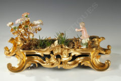 Jardinière Louis XV en bronze doré et porcelaine - Tobogan Antiques - Antiquaire Paris