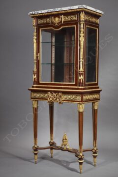 Cabinet et vitrine de style Louis XVI en acajou et bronze doré – Signé F. Linke – Tobogan Antiques – Antiquaire Paris 8ème_9