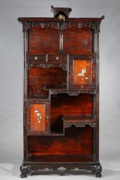 Cabinet japonisant – Attribué à La Maison des Bambous – Tobogan Antiques – Antiquaire Paris 8ème