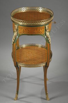 Table de salon style Louis XV d’après RVLC – signée G. Durand – Tobogan Antiques – Antiquaire Paris 8ème-8