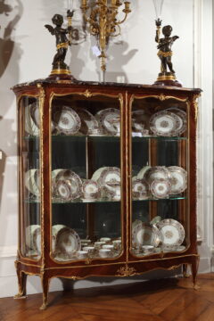Paire de vitrines de style Louis XV – attribué à J.E. Zwiener et L. Messagé – Tobogan Antiques – Antiquaire Paris 8ème_07