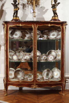 Paire de vitrines de style Louis XV – attribué à J.E. Zwiener et L. Messagé – Tobogan Antiques – Antiquaire Paris 8ème_08