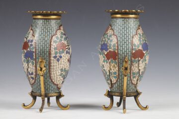 Paire de petits vases en émail cloisonnés – Signés F. Barbedienne – Tobogan Antiques – Antiquaire Paris 8ème_3