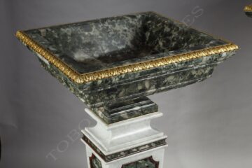 Paire de vasques sur gaine en marbre et bronze doré – Tobogan Antiques – Antiquaire Paris 8ème-3
