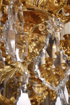 Exceptionnel lustre en bronze doré et cristal à 96 lumières – attribué à L.-A. Marquis – Tobogan Antiques – Antiquaire Paris 8ème-2