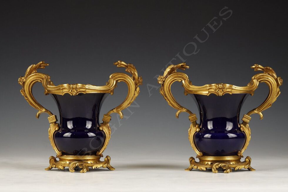 Sèvres <br/> Pair of Vases