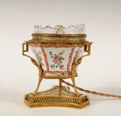 Veilleuse en porcelaine et bronze doré – atttribuée à l&rsquo;Escalier de Cristal – Tobogan Antiques – Antiquaire Paris 8ème