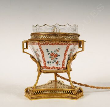 Veilleuse en porcelaine et bronze doré – atttribuée à l’Escalier de Cristal – Tobogan Antiques – Antiquaire Paris 8ème_04