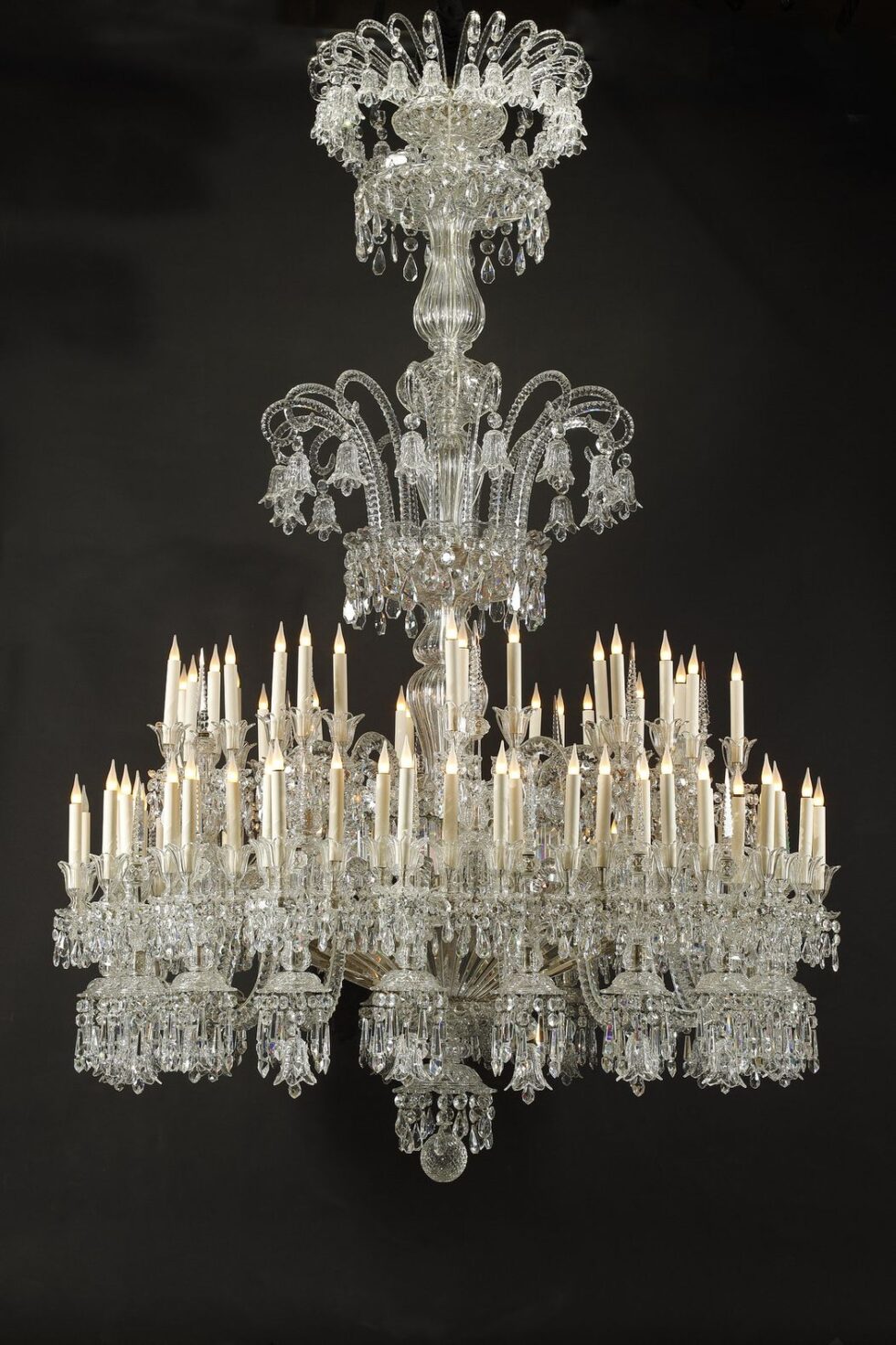 Baccarat <br/> Exceptional Chandelier and its ten Wall-Lights