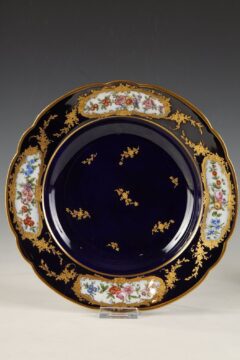 six assiettes de sèvres_2
