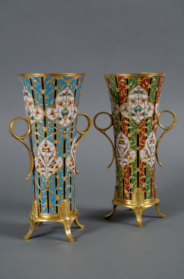 F. Barbedienne & L.C. Sevin  <br/> Paire de Vases Cornets à Décor Byzantin