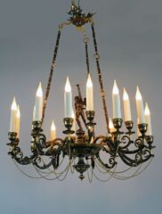 Lustre néo-grec en bronze par H. Cahieux et A. Delafontaine – Tobogan Antiques – Antiquaire Paris 8ème-8