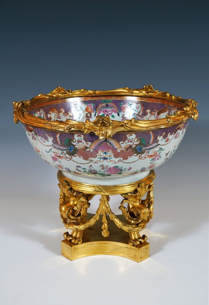 Compagnie des Indes <br/> Coupe en Porcelaine