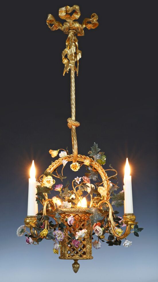 H. Vian <br/> Lustre au Bouquet fleuri et ses appliques
