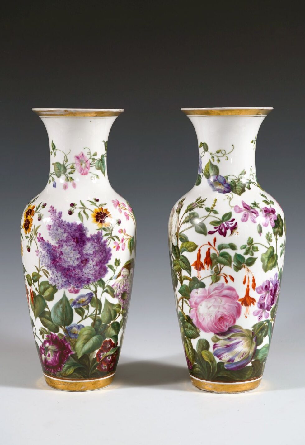 Paris Porcelaine <br/> Elegant pair of Vases