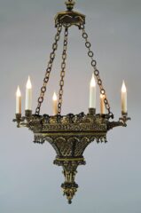 Lustre néo-gothique en bronze patiné et doré – Tobogan Antiques – Antiquaire Paris 8ème-8