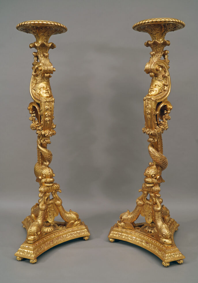 Paire de Porte-Torchères « aux Dauphins »
