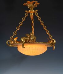 Suspension aux Amours en albâtre – Tobogan Antiques – Antiquaire Paris 8ème-6