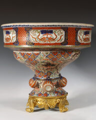 Bassin à lotus en porcelaine Imari – Tobogan Antiques – Antiquaire Paris 8ème-8