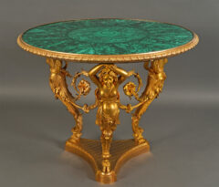 Guéridon aux Bacchantes en bronze doré et malachite attribué à H. Picard – Tobogan Antiques – Antiquaire Paris 8eme-12