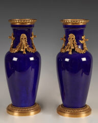 Paire de vases gros bleu de Sèvres – Tobogan Antiques – Antiquaire Paris 8eme-6