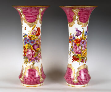 Manufacture de Meissen <br/> Paire de Vases cornets
