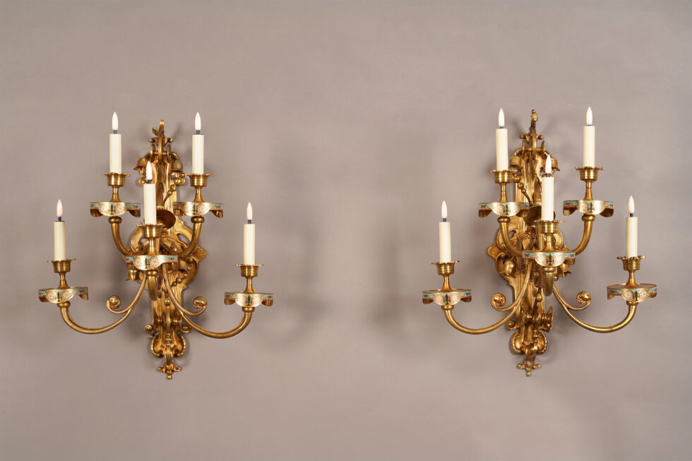 Paire d&rsquo;appliques émaillées