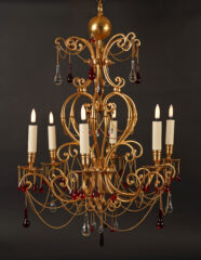 Lustre orientaliste en bronze doré et cristal clair et rouge attribué à Baccarat – Tobogan Antiques – Antiquaire Paris 8eme-8