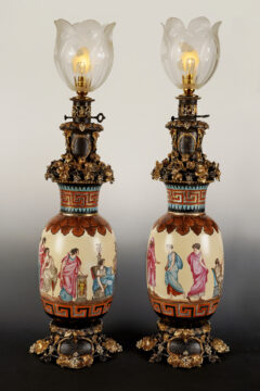 Porcelaine de Paris <br/> Paire de Lampes Néo-Grecque