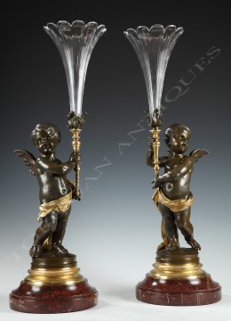 Paire de vases aux amours porte-cornets - V. Paillard - Tobogan Antiques - Antiquaire Paris