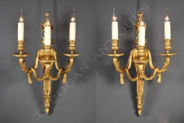 Pair of wall-lights with an “antique brasero”