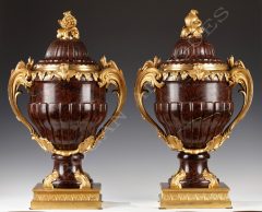 Paire de vases couverts en granit et bronze doré - Attribué à Maison Lexcellent - Tobogan Antiques - Antiquaire Paris