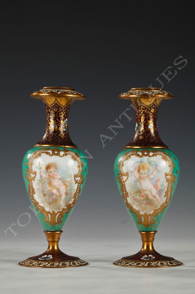Charming pair of vases