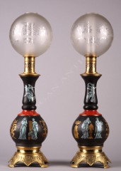 paire-de-lampes-en-porcelainede-style-pompeien