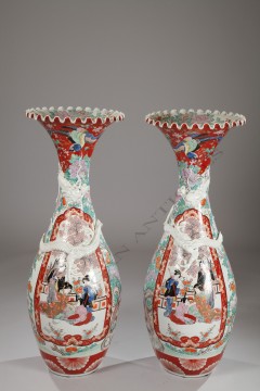 “Imari”<BR /> Paire de grands vases