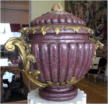 Rare ensemble d’urnes et piédestaux Beurdeley marbre objets Tobogan Antiques Paris antiquités XIXe siècle