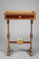 table-ecritoire-de-style-louis-xvi